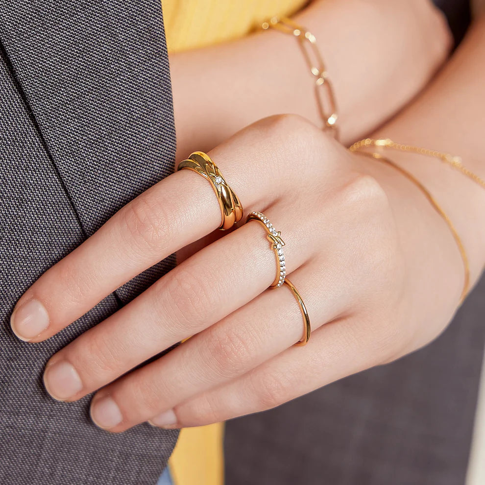 Anillo doble con cruz de oro
