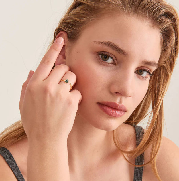 Anillo Ania Haie de plata bañada en oro y abulón
