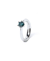 Anell Solitari Rosich or blanc i diamant blau